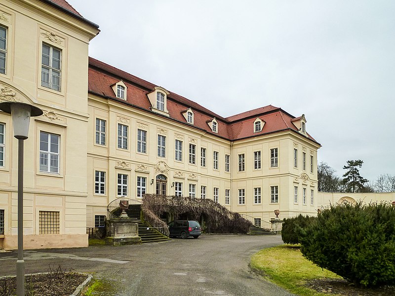 File:Nischwitz Schloss-03.jpg