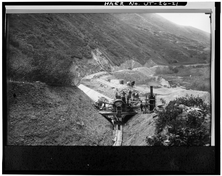 File:POWER CANAL, POURING CONCRETE LINING, CA. 1908. VIEW TO NORTHWEST. - Strawberry Valley Project, Payson, Utah County, UT HAER UTAH,25-PAYS,1-21.tif