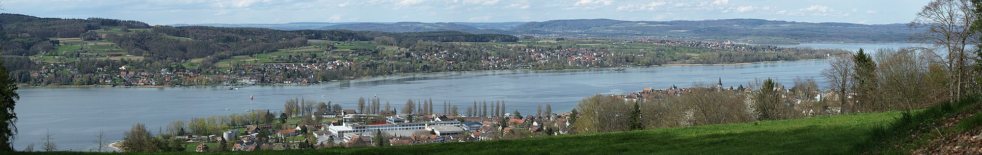 Panorama vido al Steckborn kaj Bodenlago