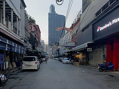 How to get to Patpong with public transit - About the place