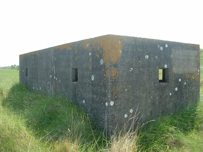 File:Pillbox Lincolnshire three-bay, Saltfleetby (front).JPG