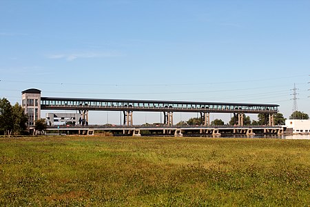 Pont-Barrage au dessus de la Meuse situé à Visé en Belgique.