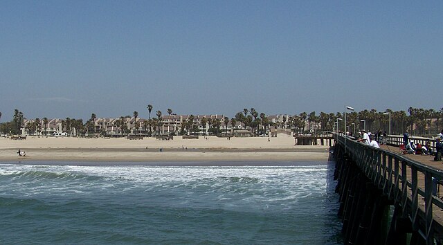 Beach and pier of Port Hueneme.