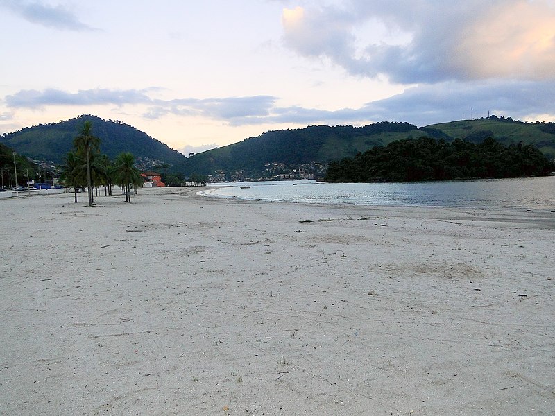 File:Praia do Anil-5.JPG