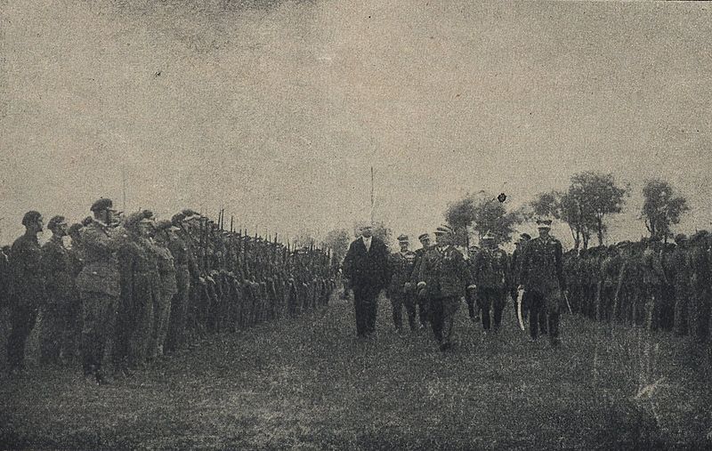 File:Przegląd Oddziałów Związku Strzeleckiego przez gen. Pasławskiego.jpg