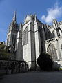 Quimper : cathédrale Saint-Corentin, la costale méridionale du choeur et les deux flèches vus du sud 2