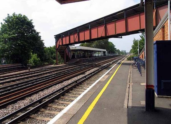 Raynes Park railway station