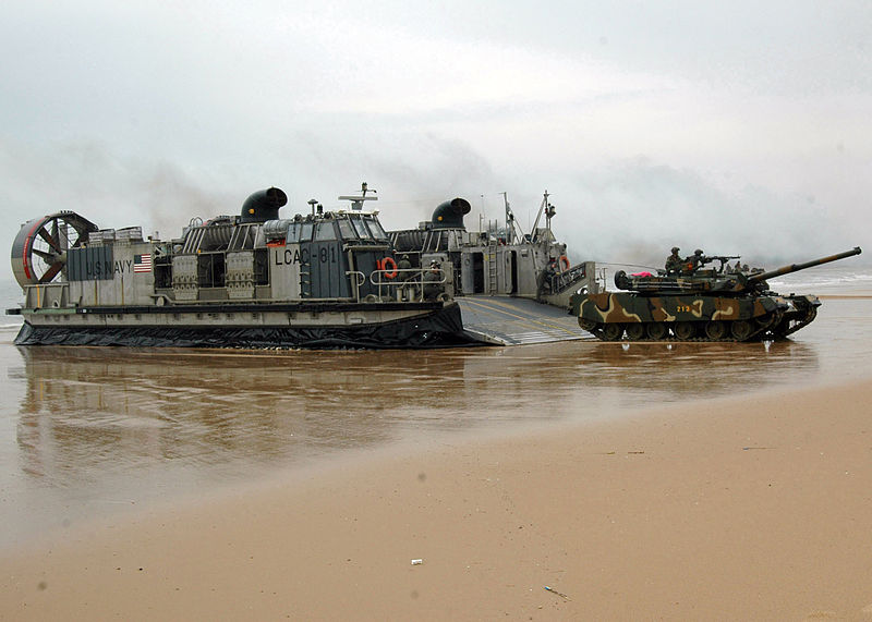 File:RoK K1 88-Tank landing from LCAC.jpg