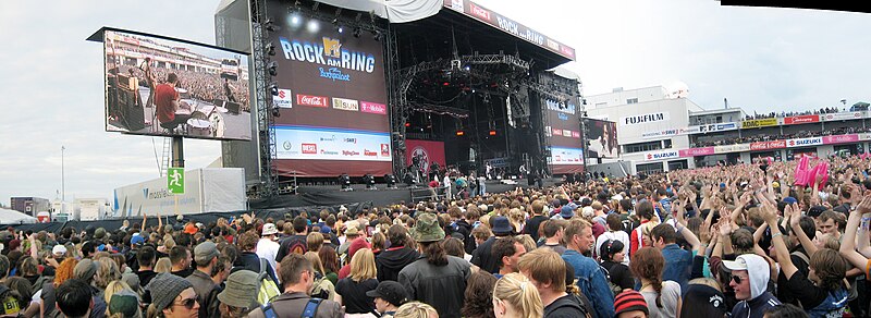 KISS - Guitar / Drum Solo with Bazooka - Rock Am Ring 2010 - Sonic Boom  Over Europe Tour - YouTube