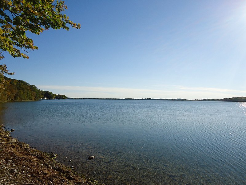 File:Rocklake.jpg