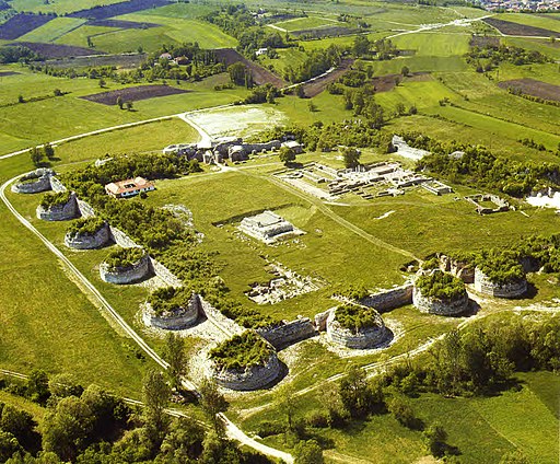 Romuliana (Luftbild): Blick nordwestwärts (UNESCO-Weltkulturerbe in Serbien)