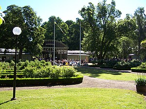 Brunnshallen med loppmarknaden på söndagar.