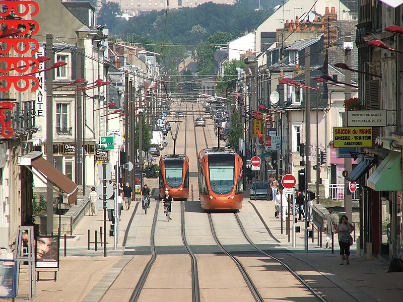 File:Rue Gambetta Le Mans.JPG