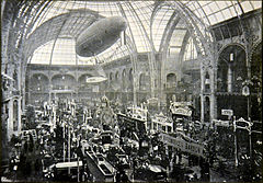 Die Ville de Paris im Grand Palais beim Salon de l'automobile, du cycle, et des sports 1901