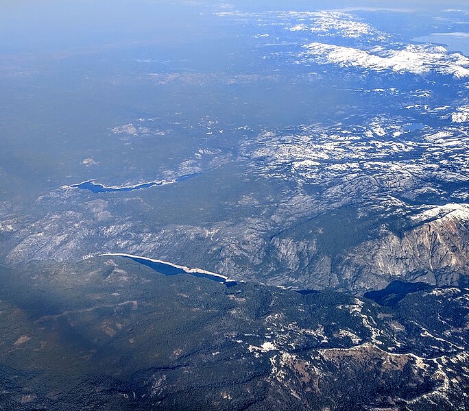 File:Salt Springs Reservoir, Lower Bear River Reservoir, and Mokelumne Peak.jpg