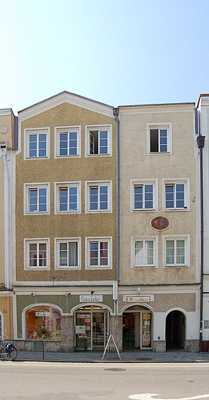 Salzburger_Vorstadt_30_(Braunau)_V.jpg