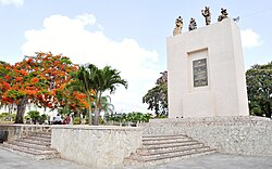 San Cristóbal City park monument