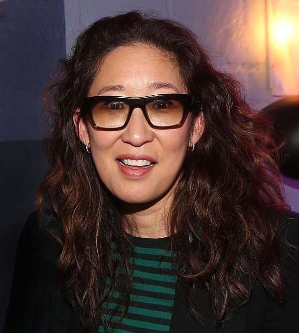 The episode's development of Sandra Oh's character was well received.