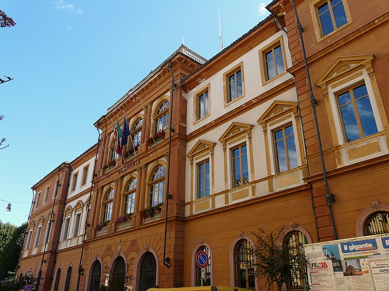 File:Savigliano-municipio1.jpg