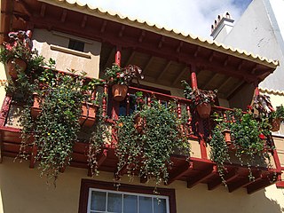 Santa Cruz house with balcony