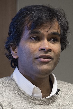 Sendhil Mullainathan - Behavioral Economics of Extreme Poverty - 2014 (13927918920) (cropped).jpg