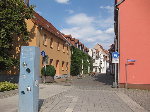 Senftenberg, Kreuzstraße ostwärts bei Kreuzung Brauhausstraße, 01