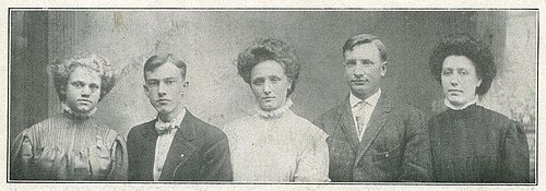 Senior class picture. Left to right: Edith Nelson, Harvey Farmer, Ida Park, Claude Record, Grace Ozment.