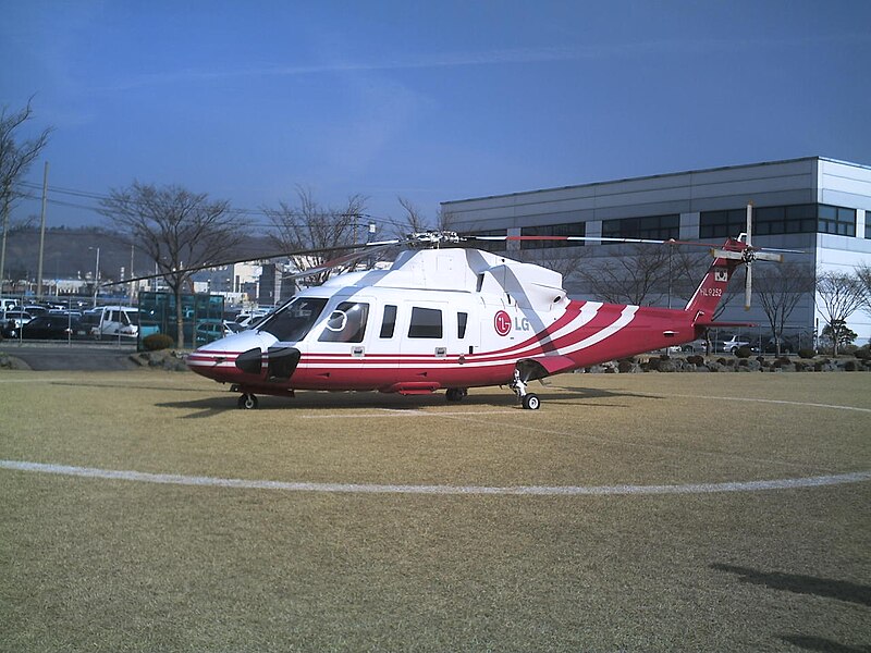 Helikopter 800px-Sikorksy_S-76C