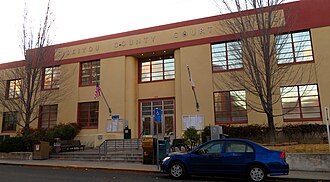 1954 eastern addition, 311 Fourth Siskiyou County Courthouse, Yreka, California 01.jpg