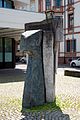 Skulptur in der Bismarckstraße vor dem Vommerzbankgebäude