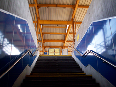 Escalier d'accès au quai.