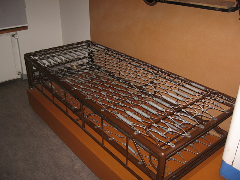 File:Steel bed heteka.JPG