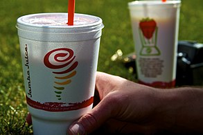 Jamba Juice'tan alınmış iki içecek