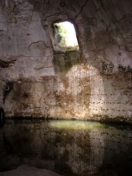 File:Temple of echo Baiae.JPG