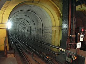 Thames Nehri altındaki Tünel bölümünün açıklayıcı görüntüsü