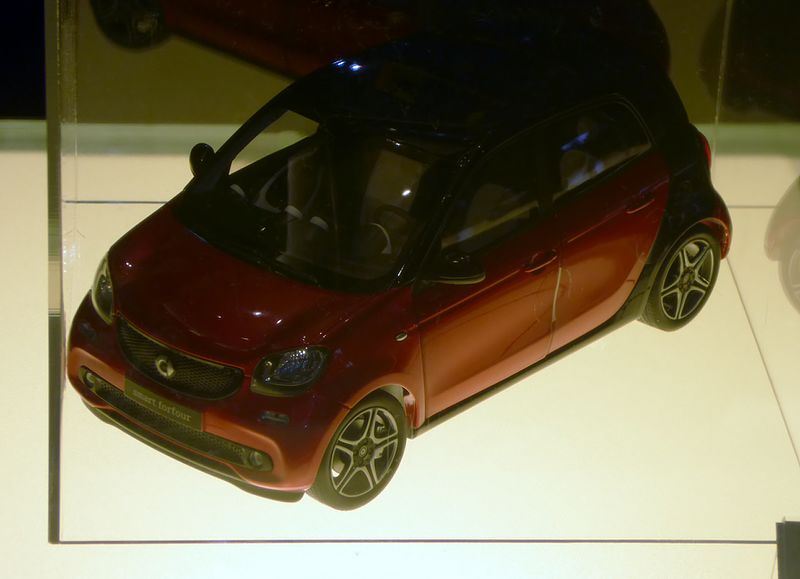 File:The frontview of the minicar of smart forfour passion.JPG