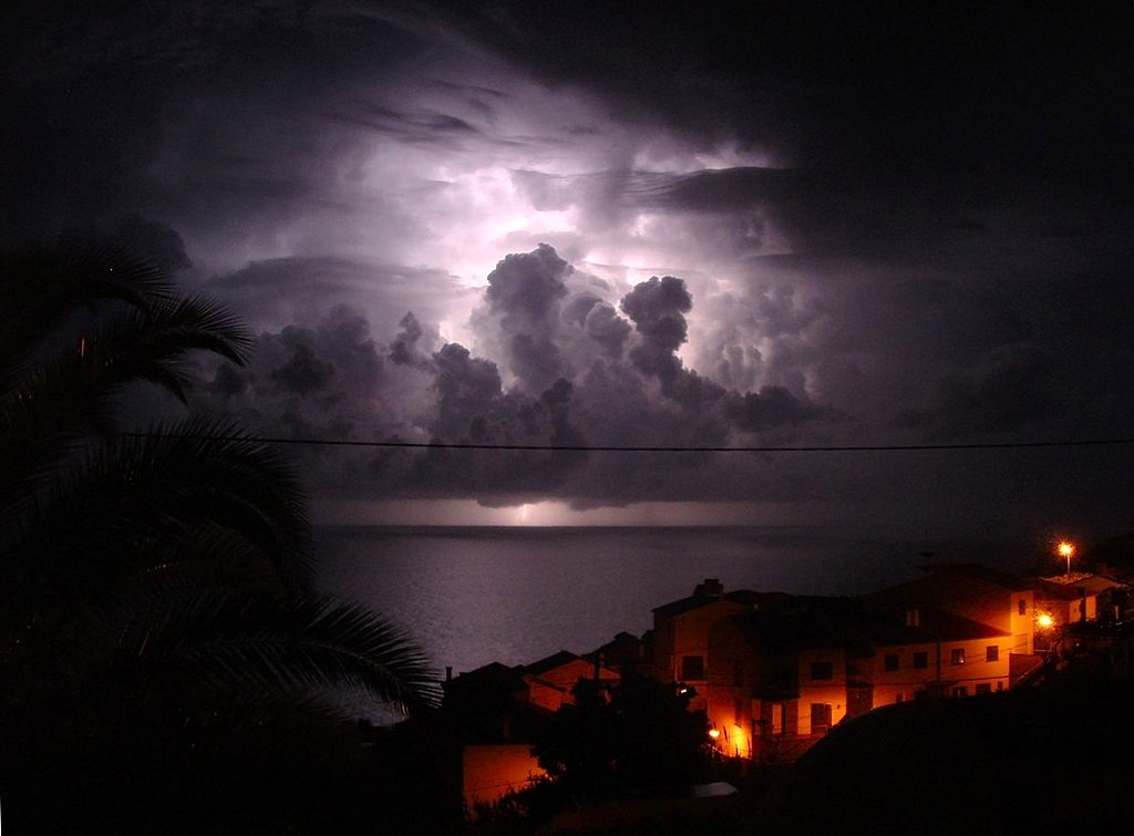 File Thunder lightning Garajau Madeira 289985700 jpg 