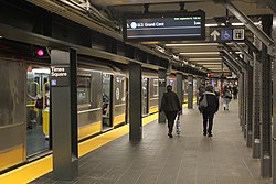 Times Sq-42 St shuttle platforms sep 2021 14.jpg