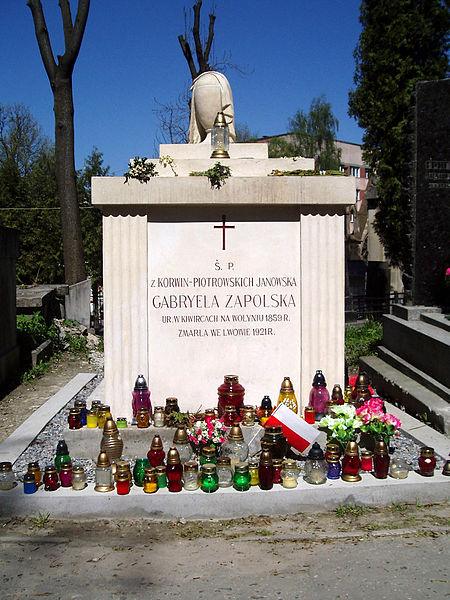 File:Tomb of Gabriela Zapolska (1).jpg