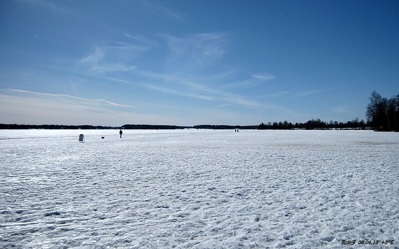File:Tuusulanjärvi lake - Should be the Spring Time... but but... (06.04.13) - panoramio.jpg