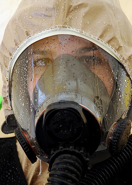 File:US Navy 100518-N-6326B-007 Logistics Specialist 3rd Class Kelsey A. Reno participates in the annual statewide Golden Guardian drill.jpg