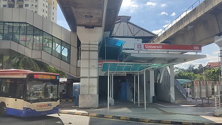 Stesen_LRT_Universiti,_Kuala_Lumpur