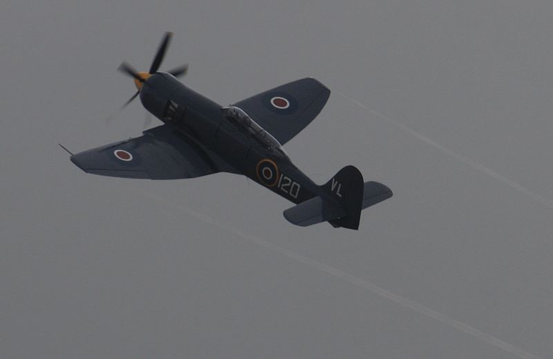 File:VX281-VL-120 - G-RNHF (cn ES.3615) Hawker Sea Fury T20 Royal Navy. (10569265795).jpg