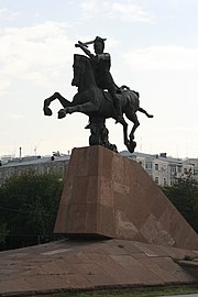 Vartan Mamigonian statue in Yerevan