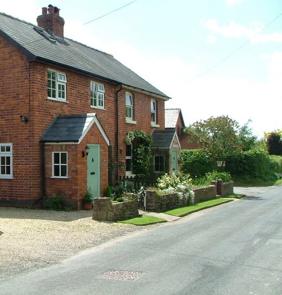 File:Victorian Cottages Brampton Road Madley - geograph.org.uk - 1503641.jpg