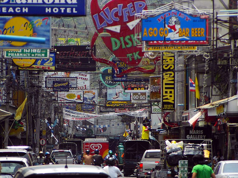 File:Walking Street Pattaya.jpg