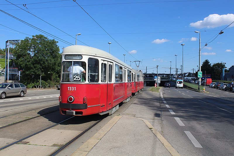 File:Wien-wiener-linien-sl-25-1028497.jpg