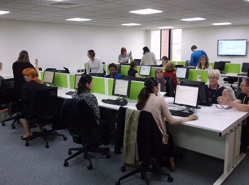 File:Wikipedia Women in Science workshop, University of Manchester, May 2014 (8).JPG