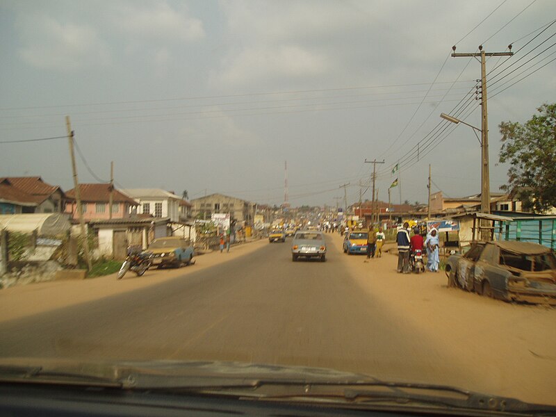 File:Yaba Street, Ondo.jpg