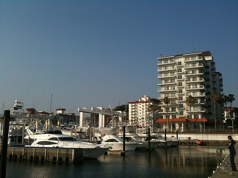 File:Zushi Marina 2 (1).jpg